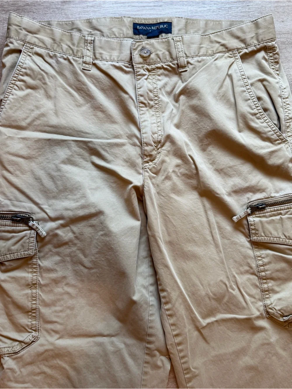 Banana Republic Men's Cargo Pants in Tan